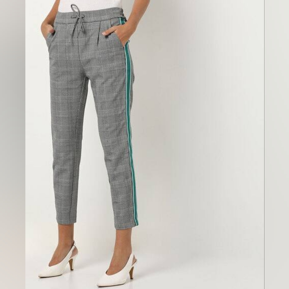 Vero Moda Checkered Dress Pants